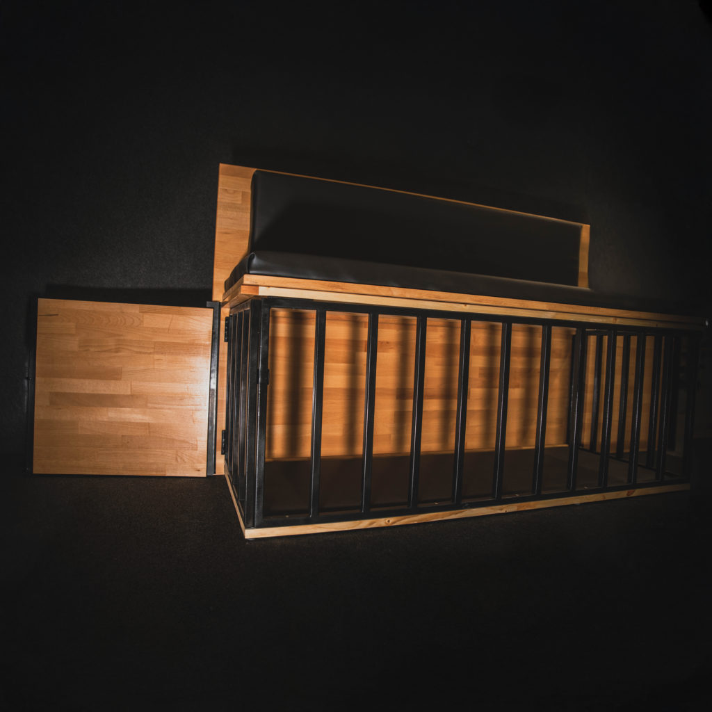 meuble ingénieux avec structure en acier et revêtement similicuir