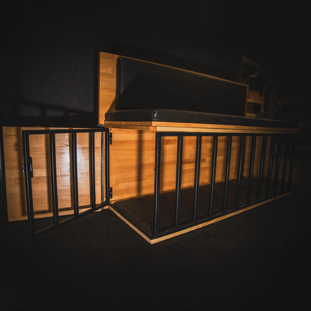banc modulable cache une cage ingénieuse